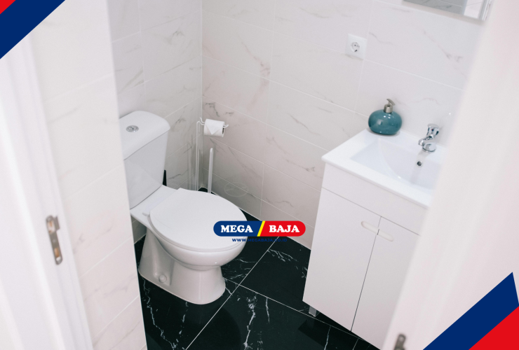 Kamar Mandi Sempit: Bagaimana Mengatur Ruang Tanpa Harus Merusak Dinding?