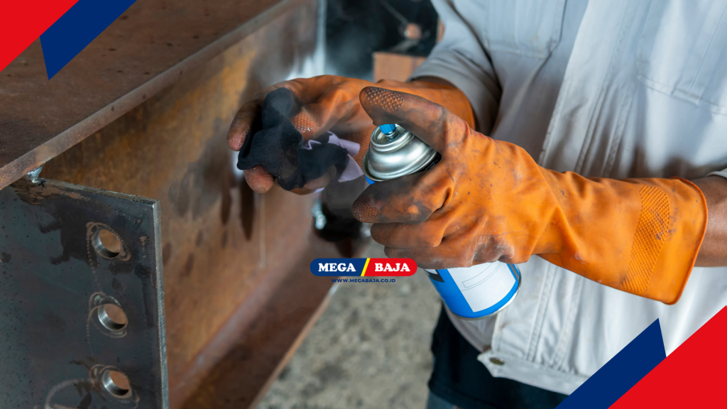 Proses pembersihan permukaan logam dari kotoran, minyak, dan lapisan oksida