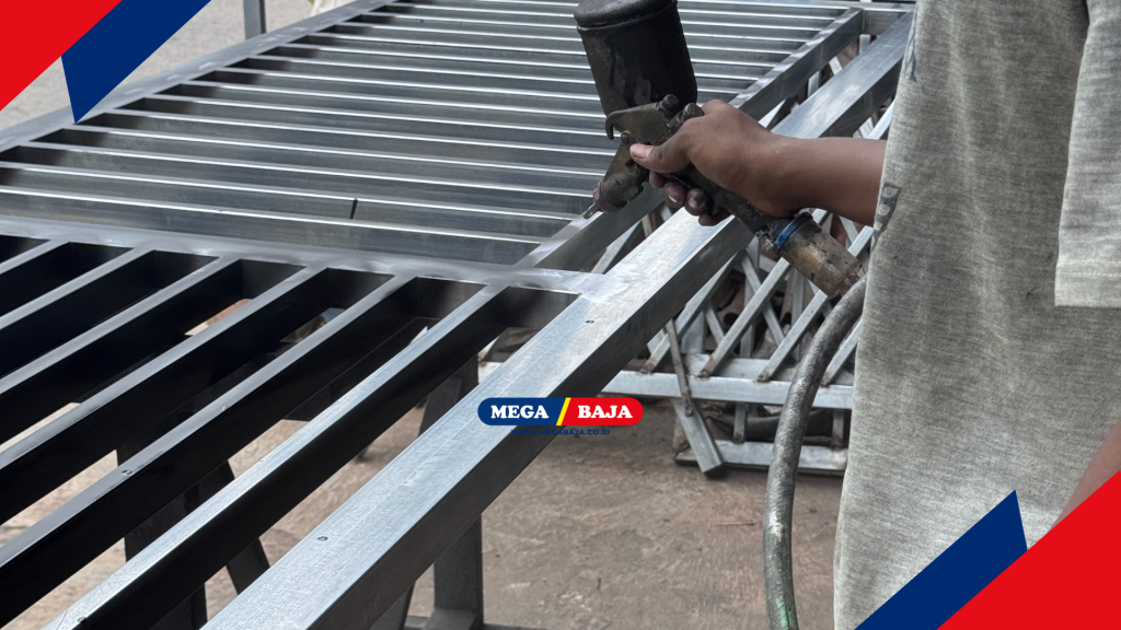 Rak Besi yang kokoh bisa dibuat custom sesuai kebutuhan