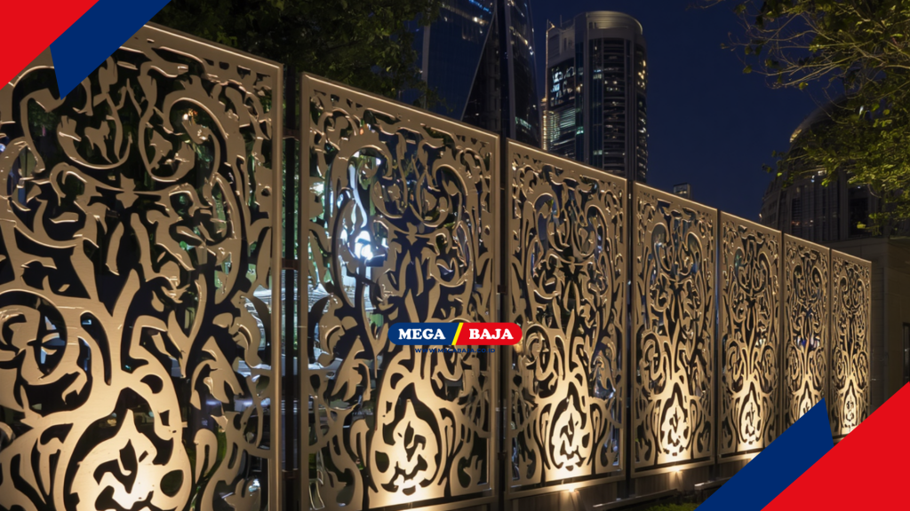 Pagar Motif Papua Terintegrasi Sistem Pencahayaan Pintar 2