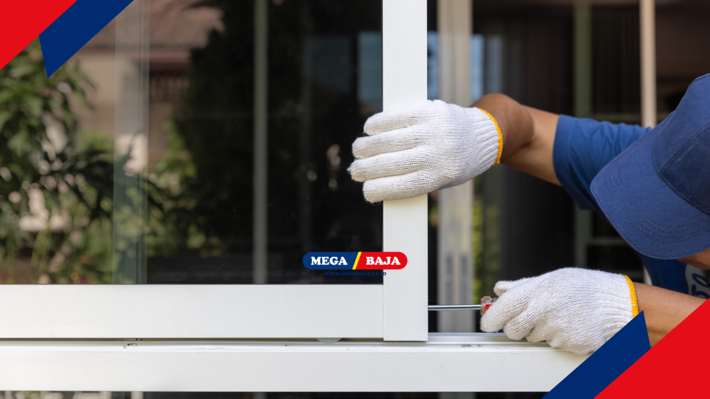 Lakukan pelumasan secara rutin pada seluruh mekanisme penguncian dan rel jendela geser