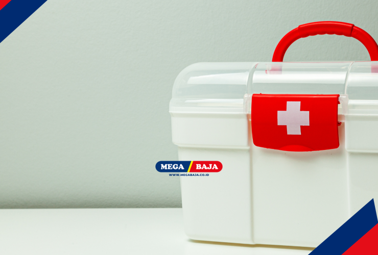 Pentingnya kotak Obat jauh dari Jangkauan anak : A Safety First for Baby and The Child