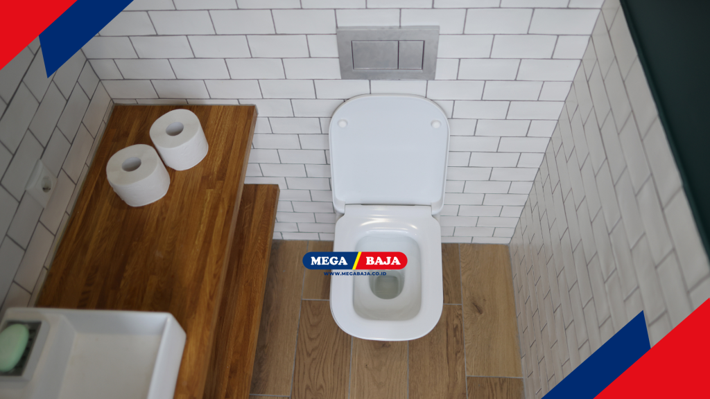 menjaga higienitas kamar mandi