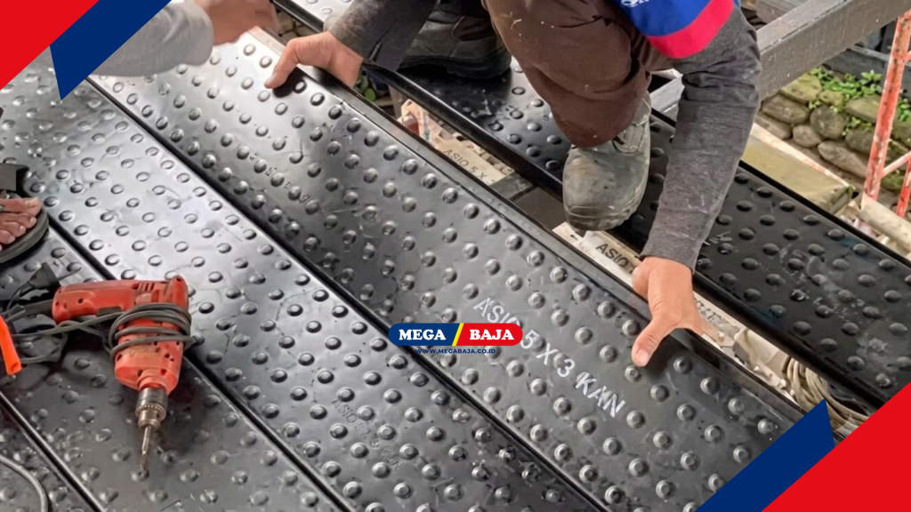 Cara Pemasangan Mega Deck oleh Tukang