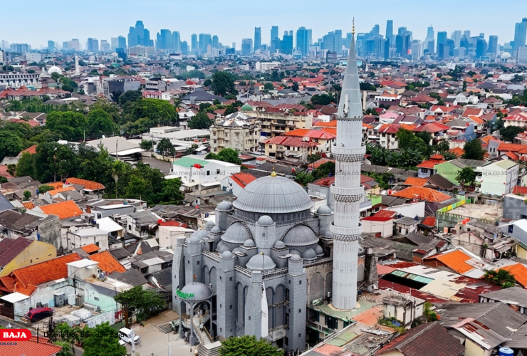 Roster Estetik Bergaya Ottoman Pada Fasad Masjid Pejaten : Istanbul Vibes di Jakarta