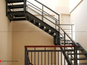 Keandalan Profil Besi UNP Dalam Rangka Tangga Dan Lantai Mezzanine (Opsional!)