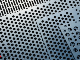 Mengenal Besi Plat Bolong Perforated untuk Efisiensi Konstruksi dan Dekorasi Bangunan Anda