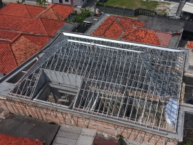 Baja Ringan Cilegon Steel: Solusi Konstruksi Atap Rumah 400 Meter Persegi