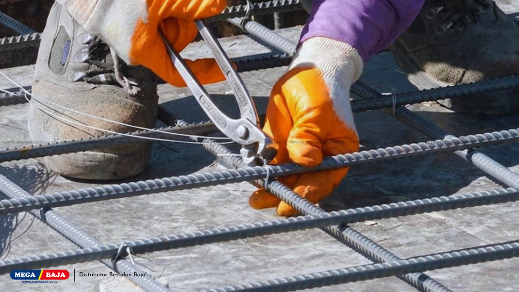 Penggunaan besi beton ulir sangat dianjurkan karena memiliki daya lekat tinggi