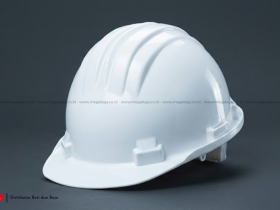 Mengenal Fungsi Helm Safety Putih dalam Manajemen Proyek Konstruksi