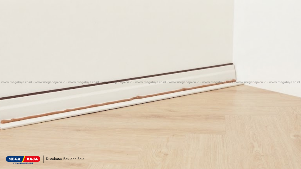 Pengaplikasian Skirting Board dan Protector Material