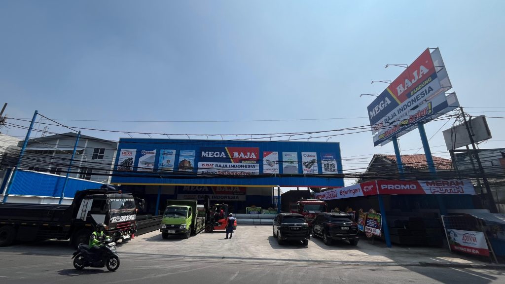 AKTIFITAS DISTRIBUSI DI MEGA BAJA BANDUNG