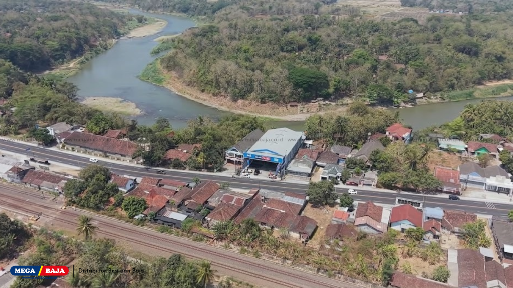 Awal Mula Bertemu Mega Baja Kulon Progo - Pak Sarpandi memang cukup sering melintasi kawasan Sentolo, Kulon Progo, Daerah Istimewa Yogyakarta