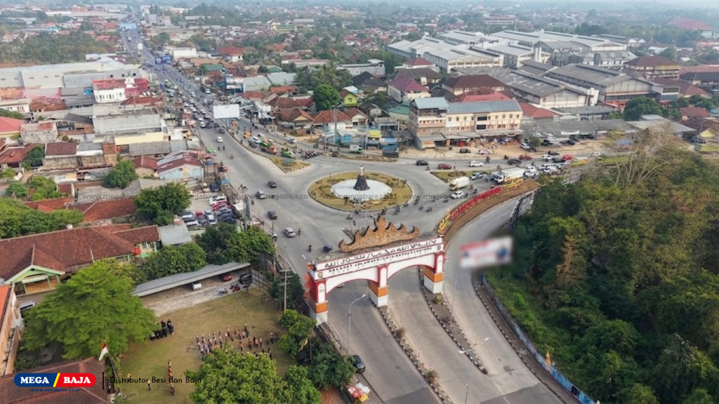 Tim Media dan Marketing Mega Baja Bandar Lampung berhasil menempuh perjalanan jauh hingga ke daerah Ranau, Sumatera Selatan