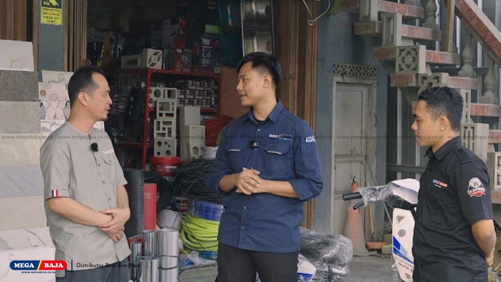 Pak Ardi menceritakan bahwa beliau selalu mendapat panduan dari tim sales marketing Mega Baja