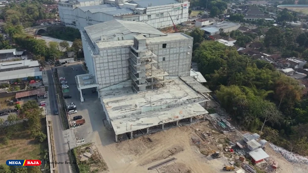 Pengadaan material struktur untuk gedung-gedung dan hotel di kawasan Sleman oleh MEGA BAJA KULON PROGO