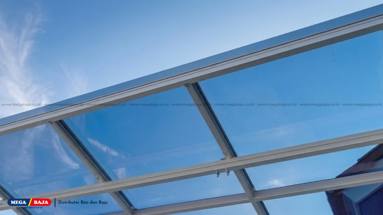 Solusi Atap Transparan Modern Memakai Polycarbonate Megatuff Solid Sheet