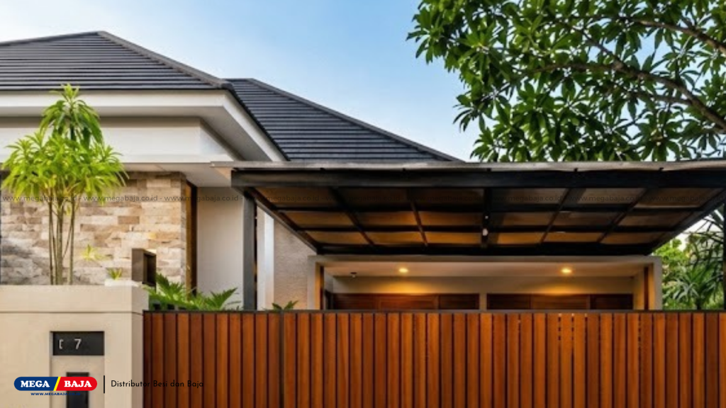 Pagar Kayu Slat Horizontal (Sentuhan Modern Tropis yang Hangat)
