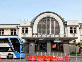 STASIUN JAKARTA KOTA : Art Deco & Estetika Konstruksi Klasik Batavia di Kota Tua Jakarta !